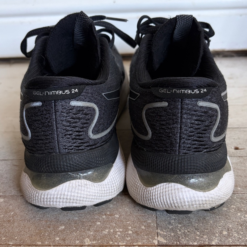 Asics Women's Gel-Nimbus 24 Black and Gray Running Shoes - Picture 6 of 10